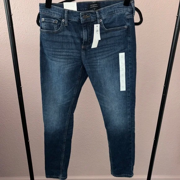 NWT Banana Republic Dark Rinse Ankle Wardrobe Basics Denim Girlfriend Jeans - Picture 1 of 5